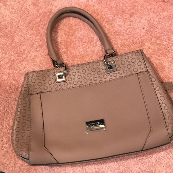 Mauve pink Guess purse - Picture 1 of 3